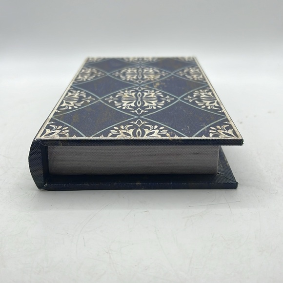 Retro Book Hidden Trinket Box Holder Case Decor - Picture 5 of 11